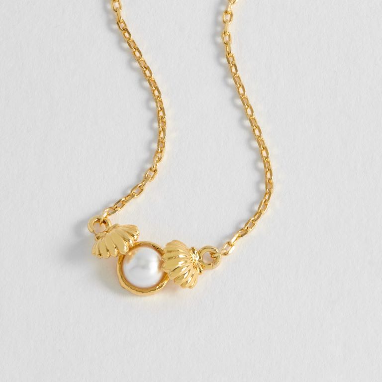Pearl And Scallop Necklace - Gold Plated