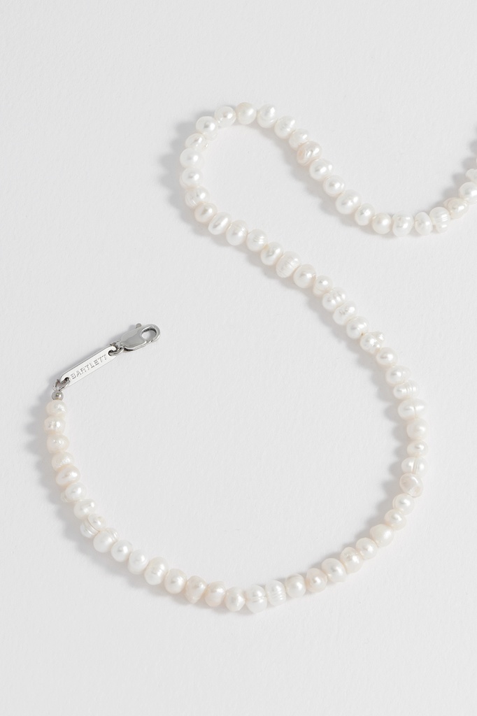 Plain Pearl Necklace