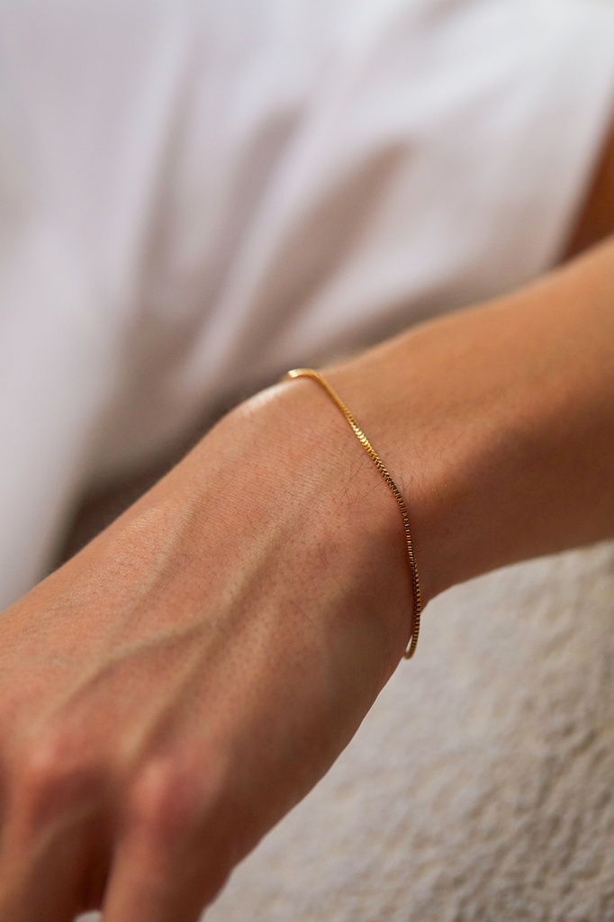 Box Chain 1.2Mm Bracelet - Gold Finish